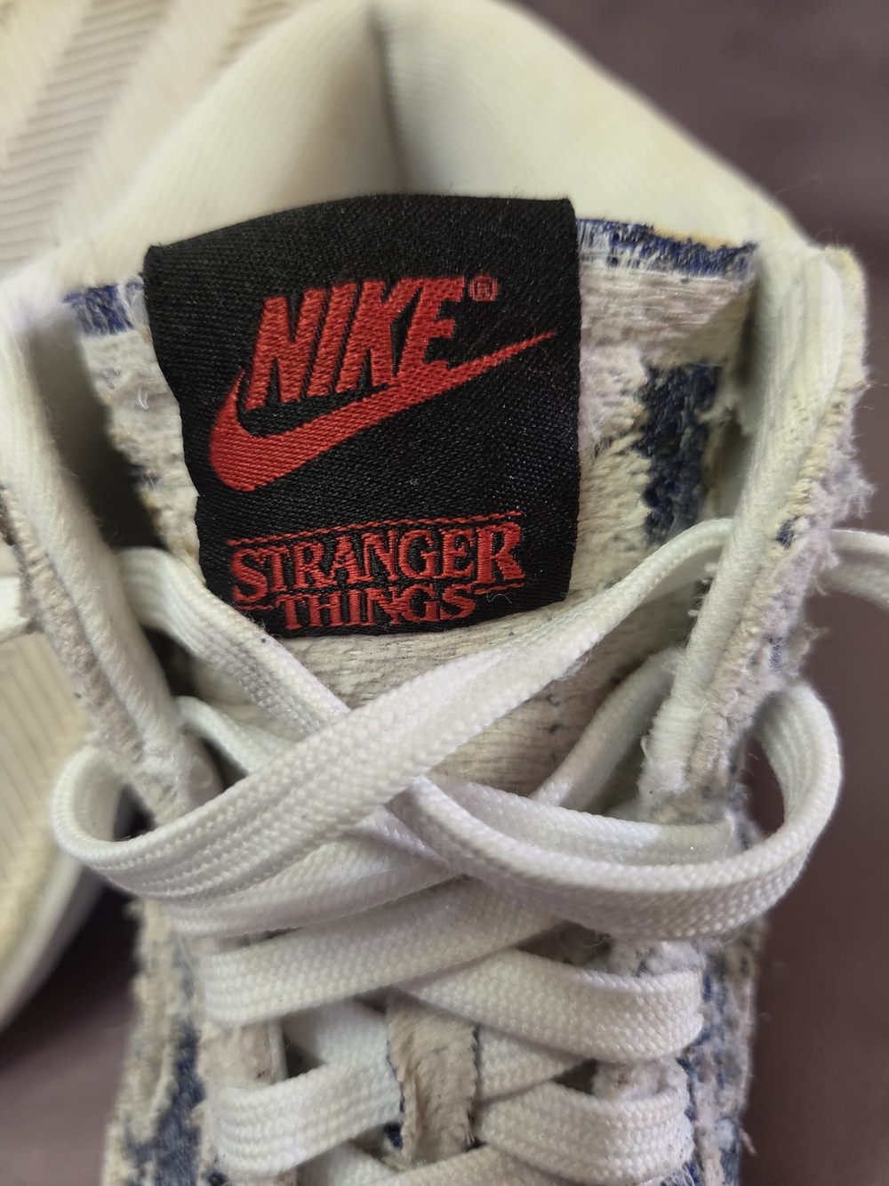 NIKE Stranger Things 8.5 RARE - Picture 6 of 10
